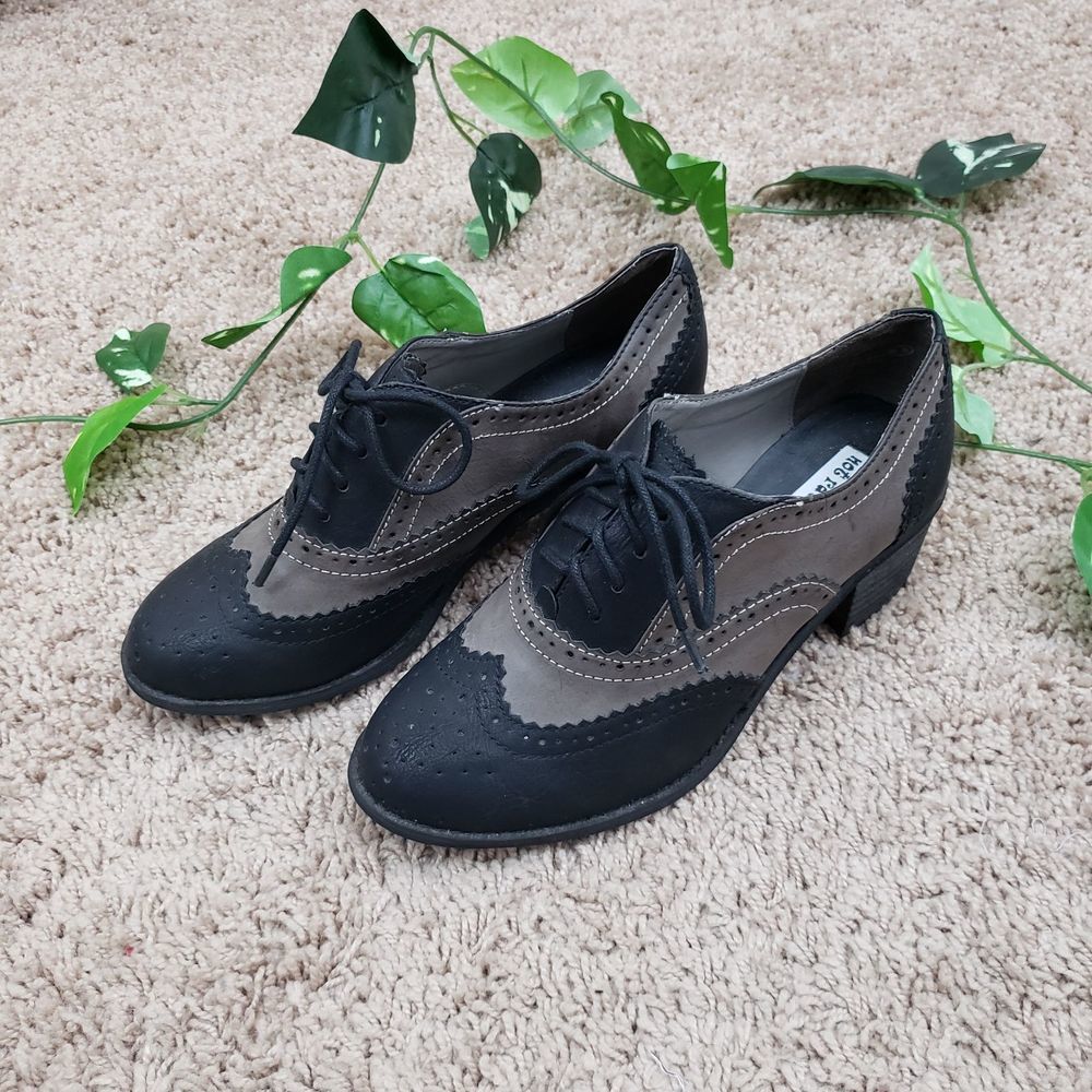 !SOLD! Oxford booties